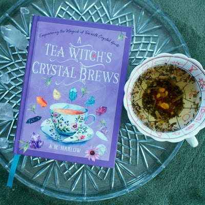 A Tea Witch’s Crystal Brews (Hardcover, Full Color)