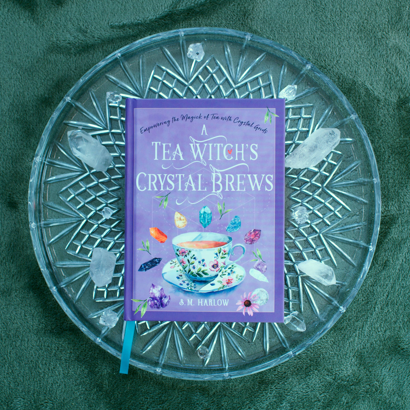 A Tea Witch’s Crystal Brews (Hardcover, Full Color)