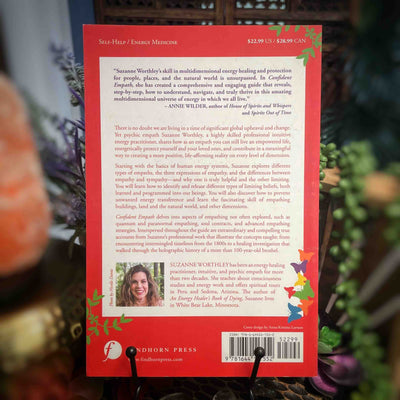 Confident Empath by Suzanne Worthley: Paperback; 288 pages / English