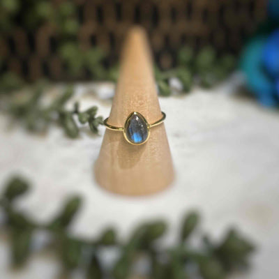 Labradorite - 18k Gold Ring