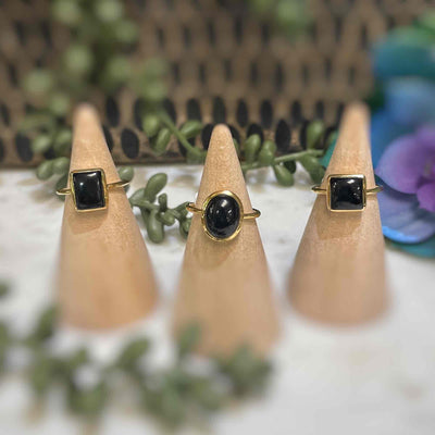Black Onyx - 18k Gold Ring