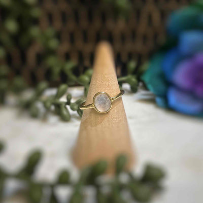 Rainbow Moonstone - Faceted - 18k Gold Ring