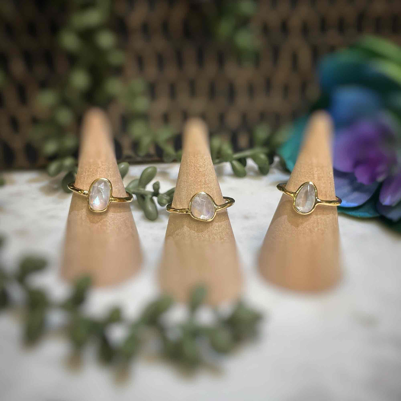 Rainbow Moonstone - Faceted - 18k Gold Ring
