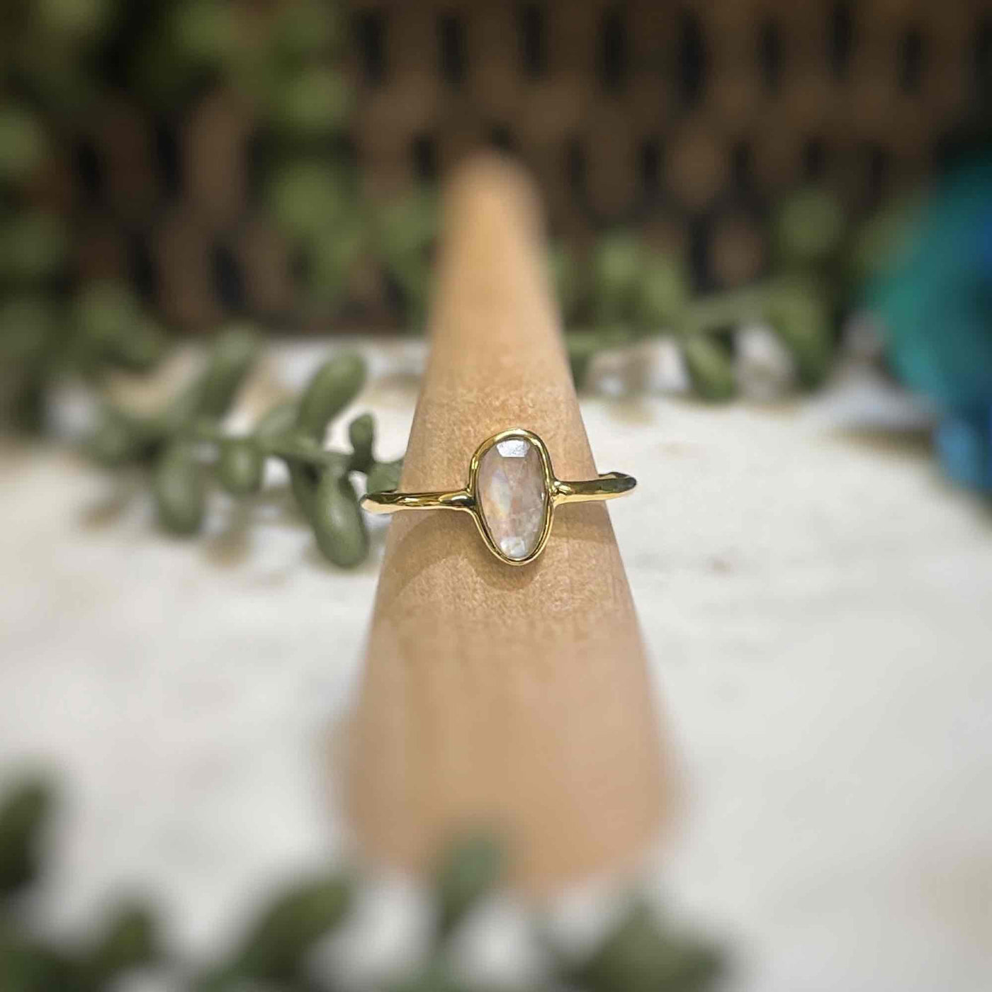 Rainbow Moonstone - Faceted - 18k Gold Ring