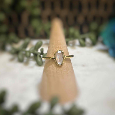 Rainbow Moonstone - Faceted - 18k Gold Ring