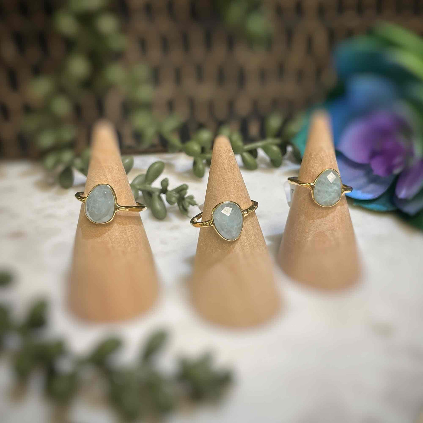 Aquamarine - Faceted - 18k Gold Ring