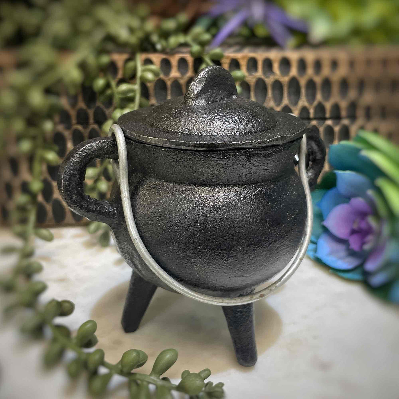 Cauldron Cast Iron - 3.5" - with Lid