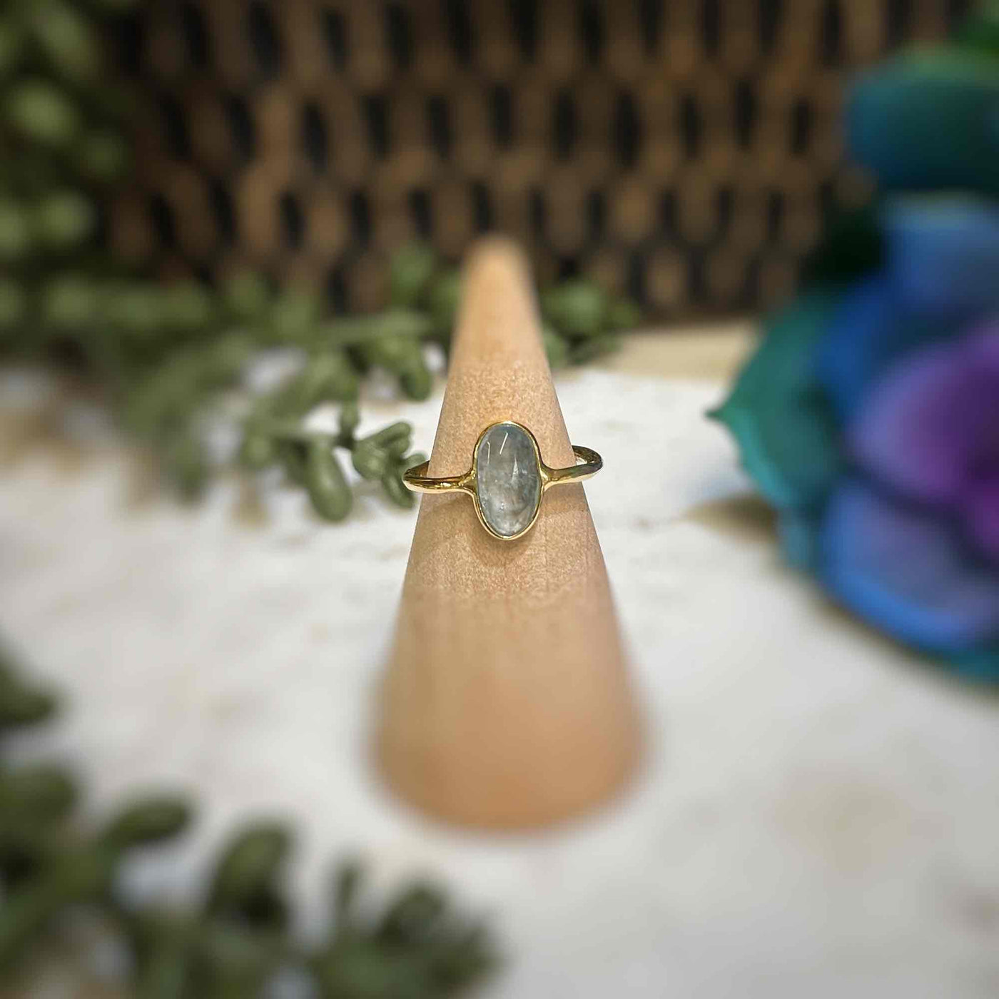 Aqua Kyanite - Faceted - 18k Gold Ring