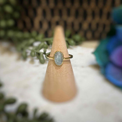 Aqua Kyanite - Faceted - 18k Gold Ring