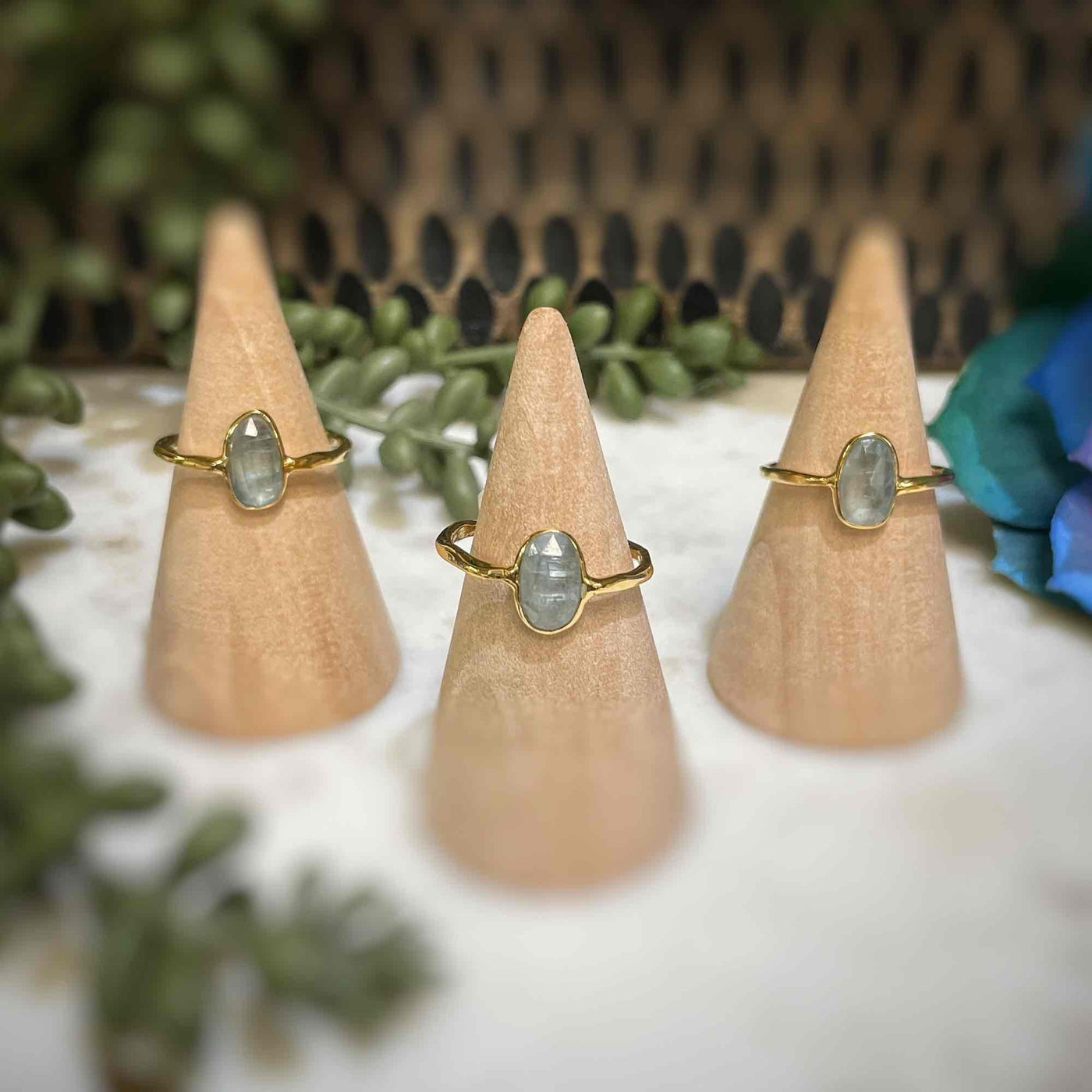 Aqua Kyanite - Faceted - 18k Gold Ring