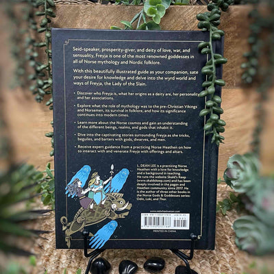 Freyja: An Illustrated Guide...Goddess of Magic, Love & War