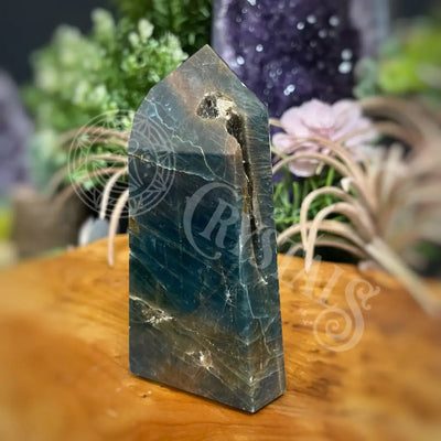 Tower Point Obelisk - Apatite 4.3 5.2 C 4.4 Crystals