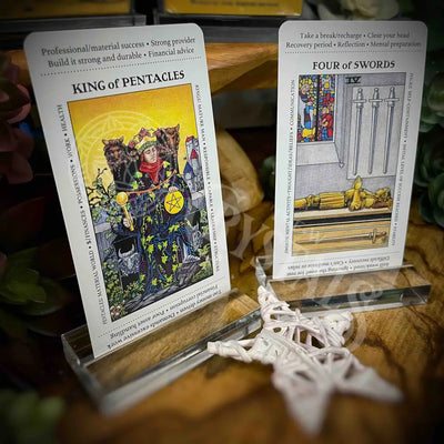 Apprentice Tarot Deck Featuring Universal Waite Decks - Oracle