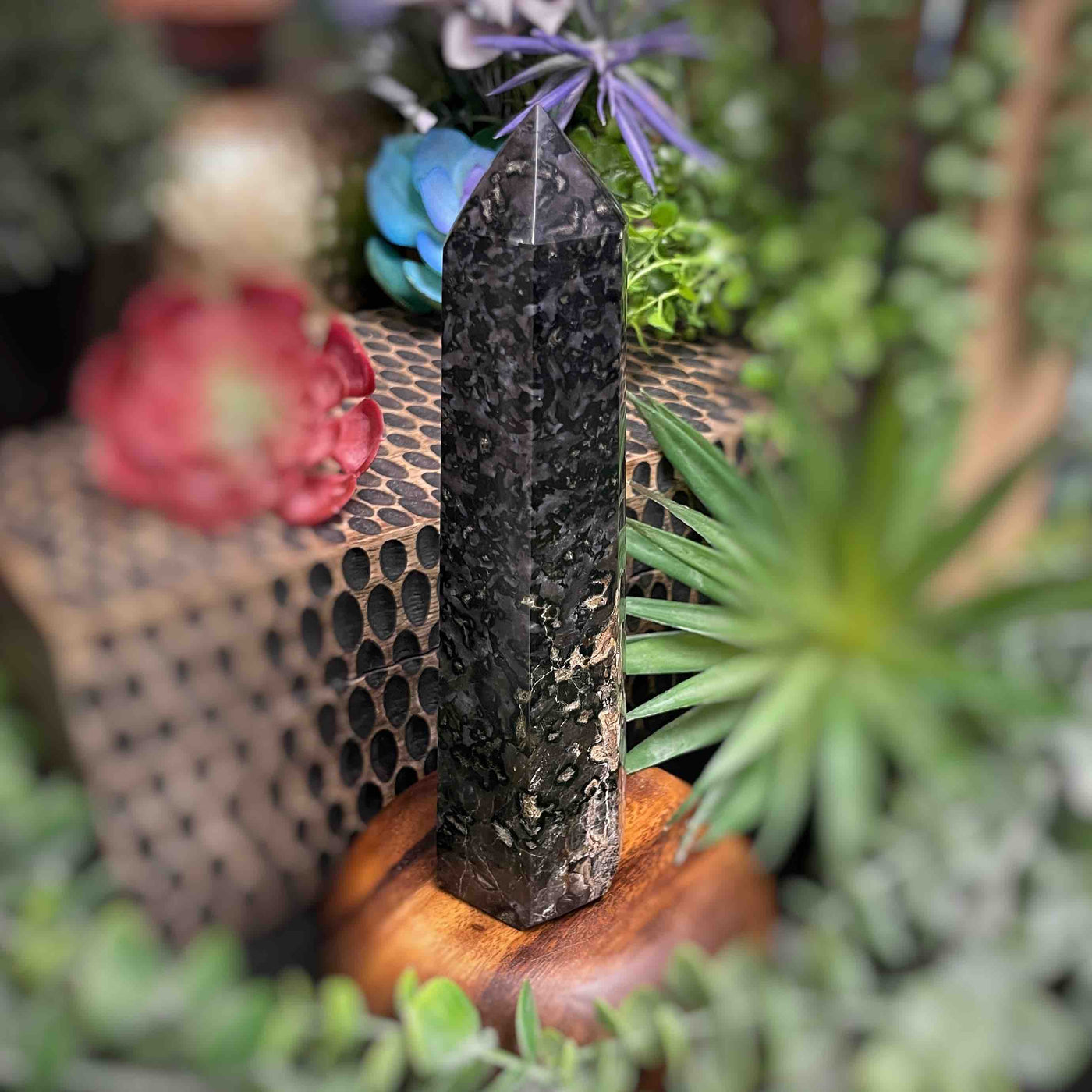 Indigo Gabbro - Points/Towers/Obelisks