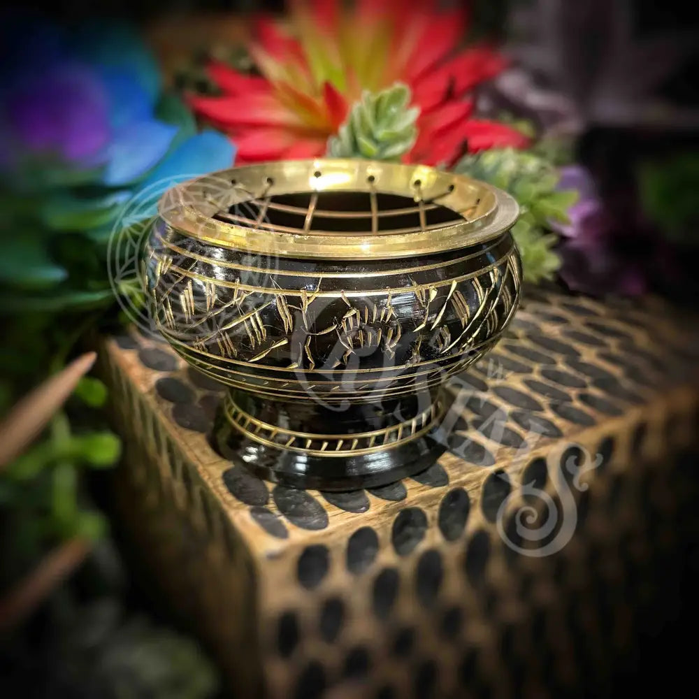 Brass Burner Flower Engraved - Black Accessories