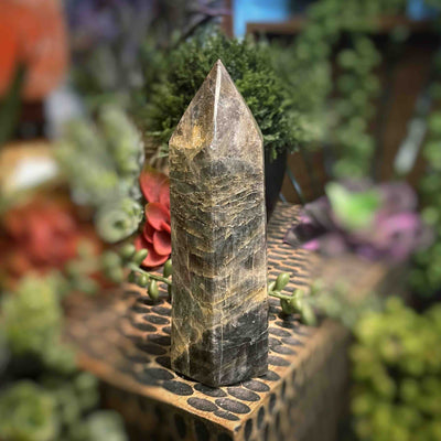 Black Moonstone - Tower, Point, Obelisk