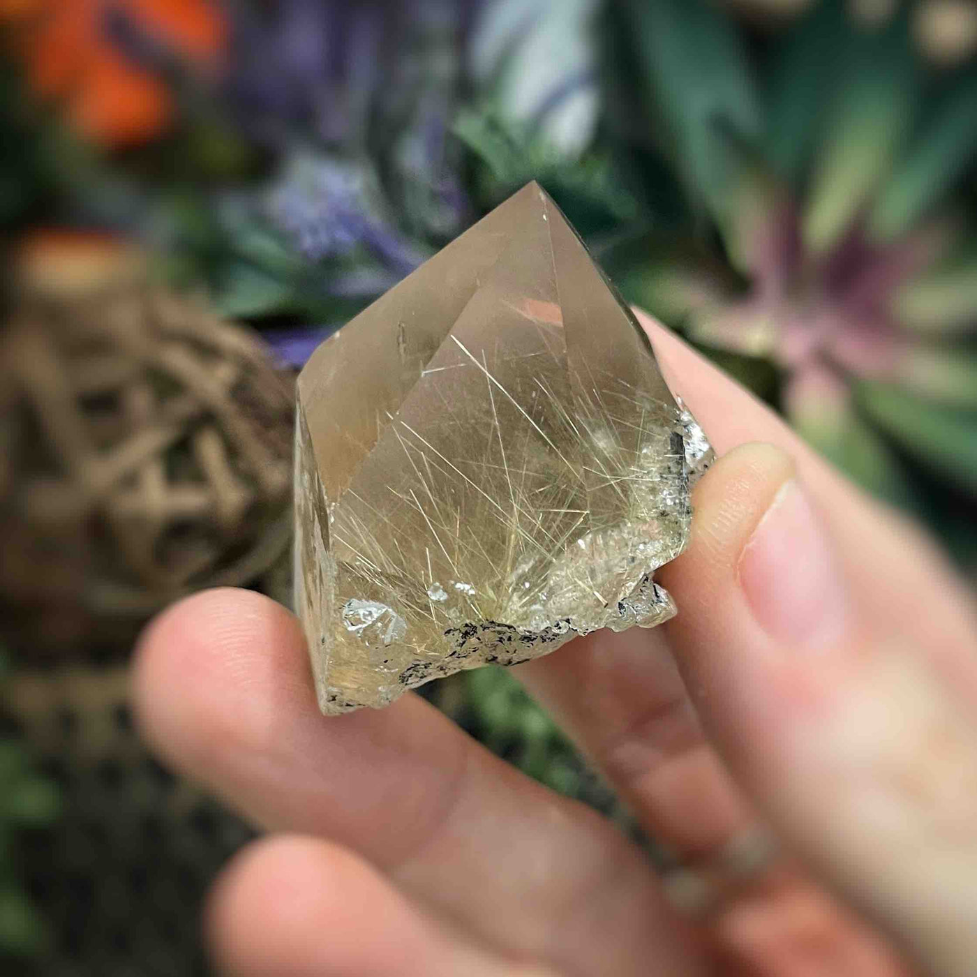 Rutilated Quartz -  Point  - QQ560 - 1.5"x1.6"