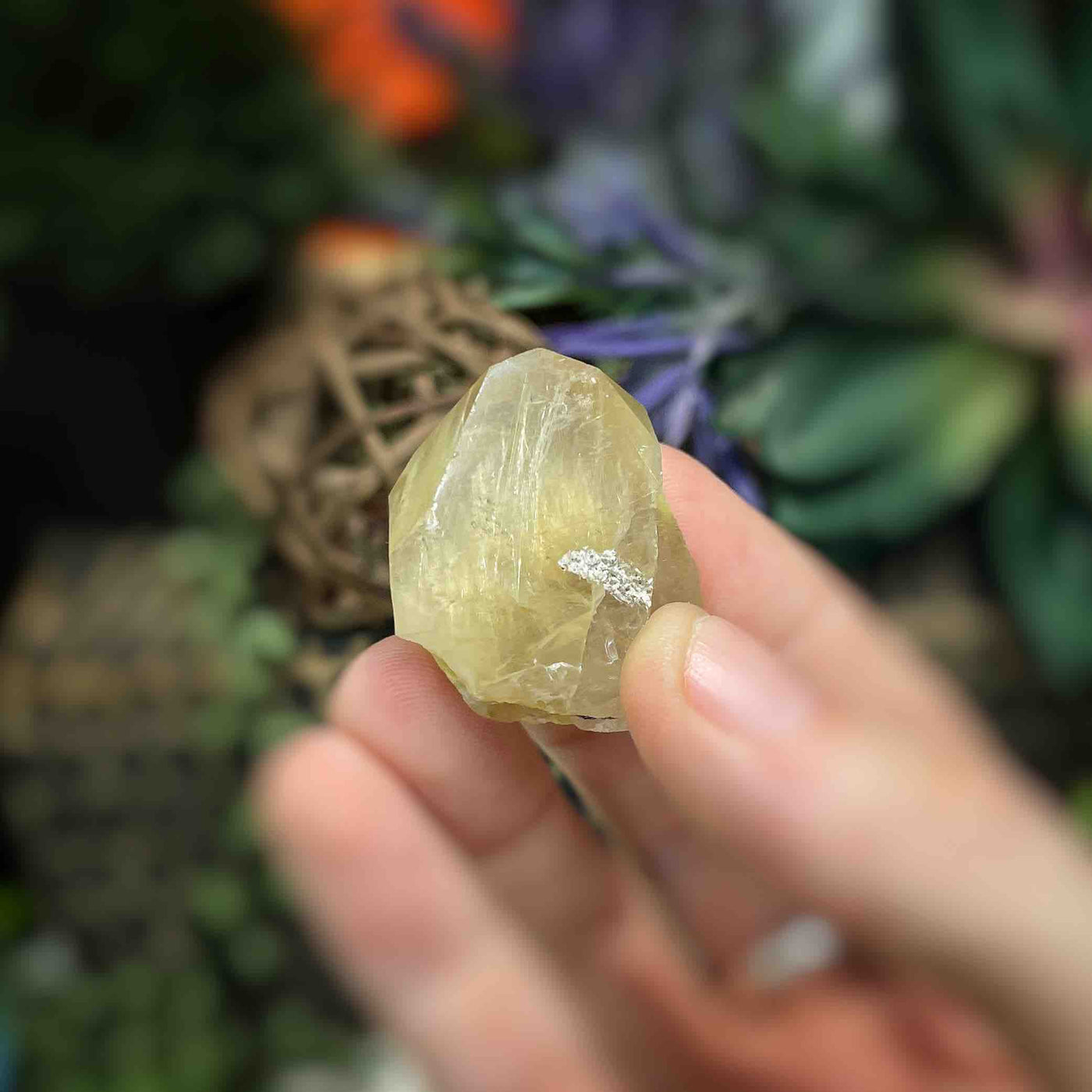 Rutilated Quartz -  Point - QQ572 - 1.2"x1.25"